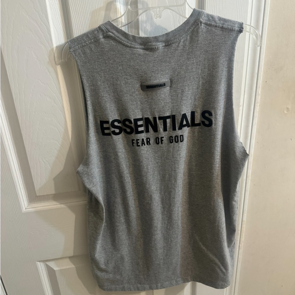 FOG Essentials Tshirt sleeves cut off